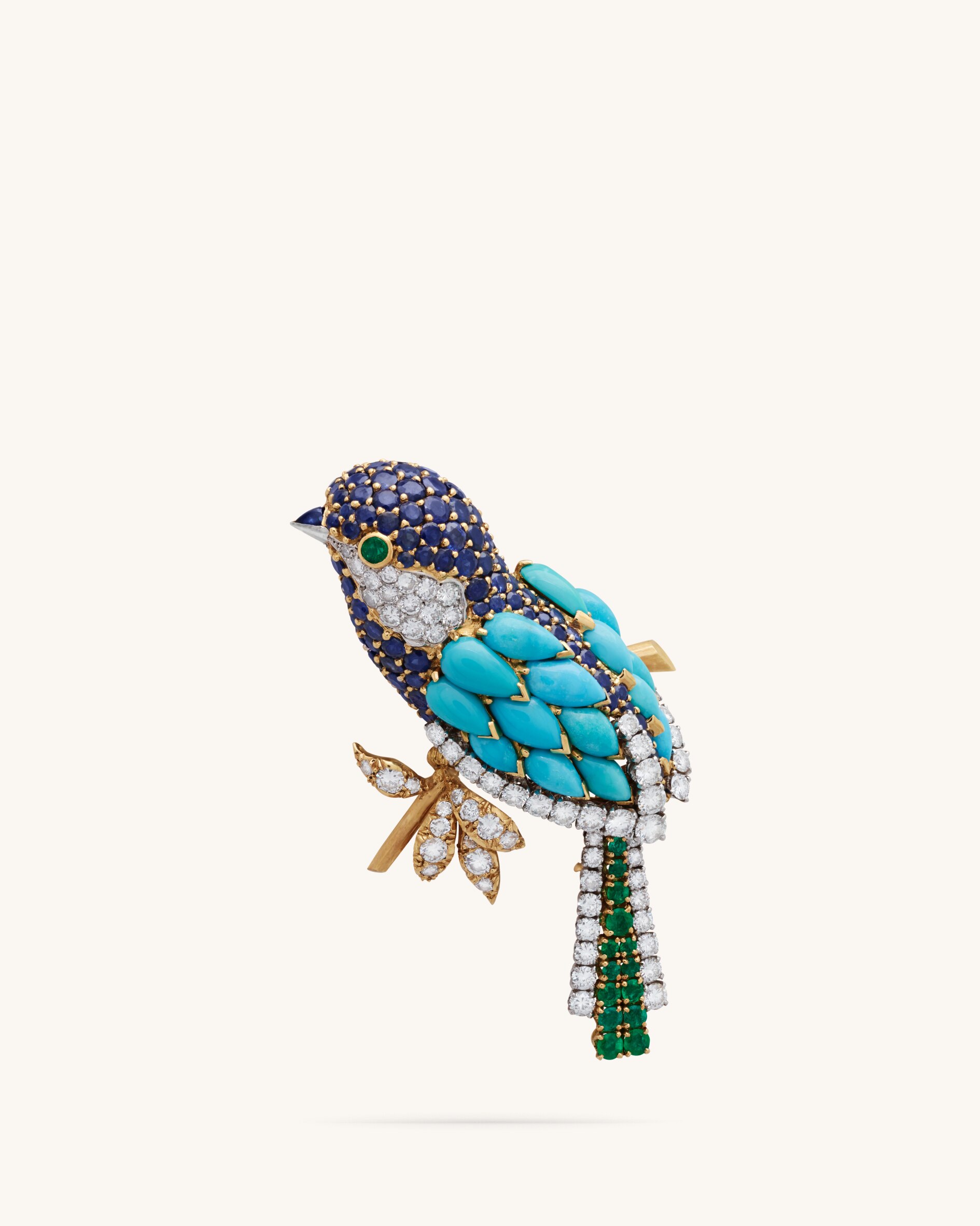 Turtle clip, 1955, yellow gold, round blue sapphires, cushion-cut pink sapphire, one cushion-cut pink sapphire (origin: Sri Lanka). Heritage collection, Van Cleef & Arpels.