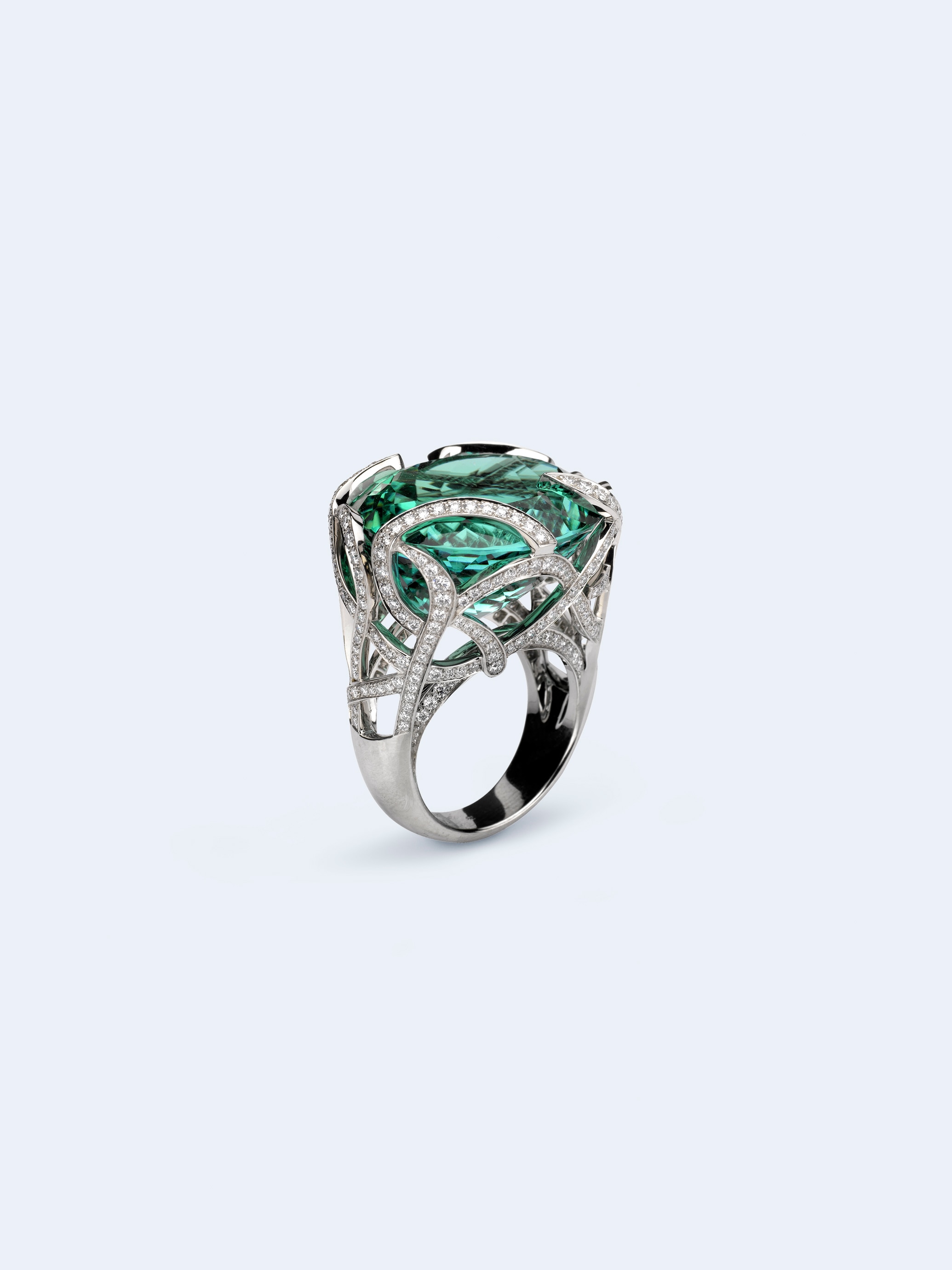 Thétis ring. Platinum, one oval-cut green tourmaline of 32.67 carats, diamonds. Private collection.
