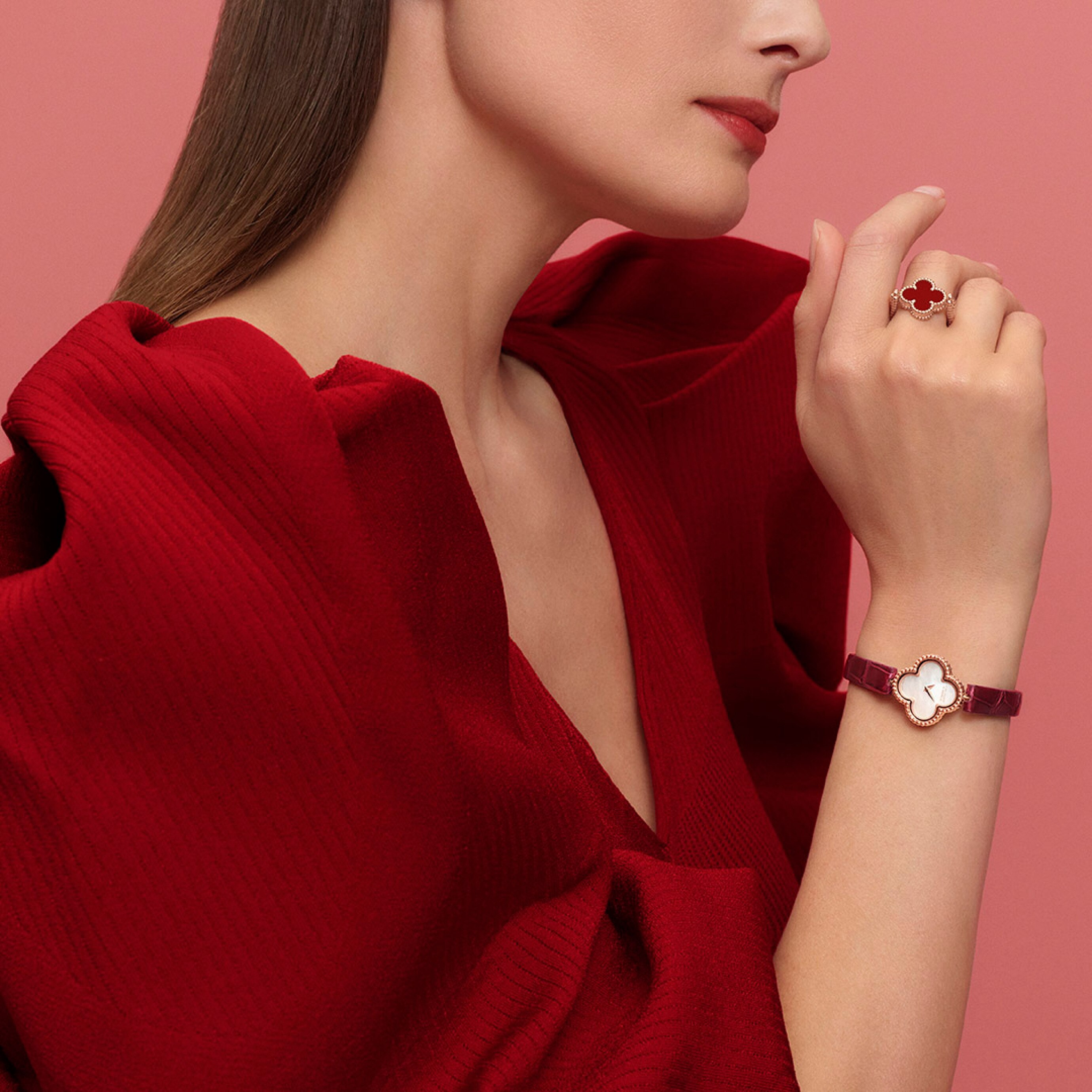 Discover the Alhambra collection… - Van Cleef & Arpels