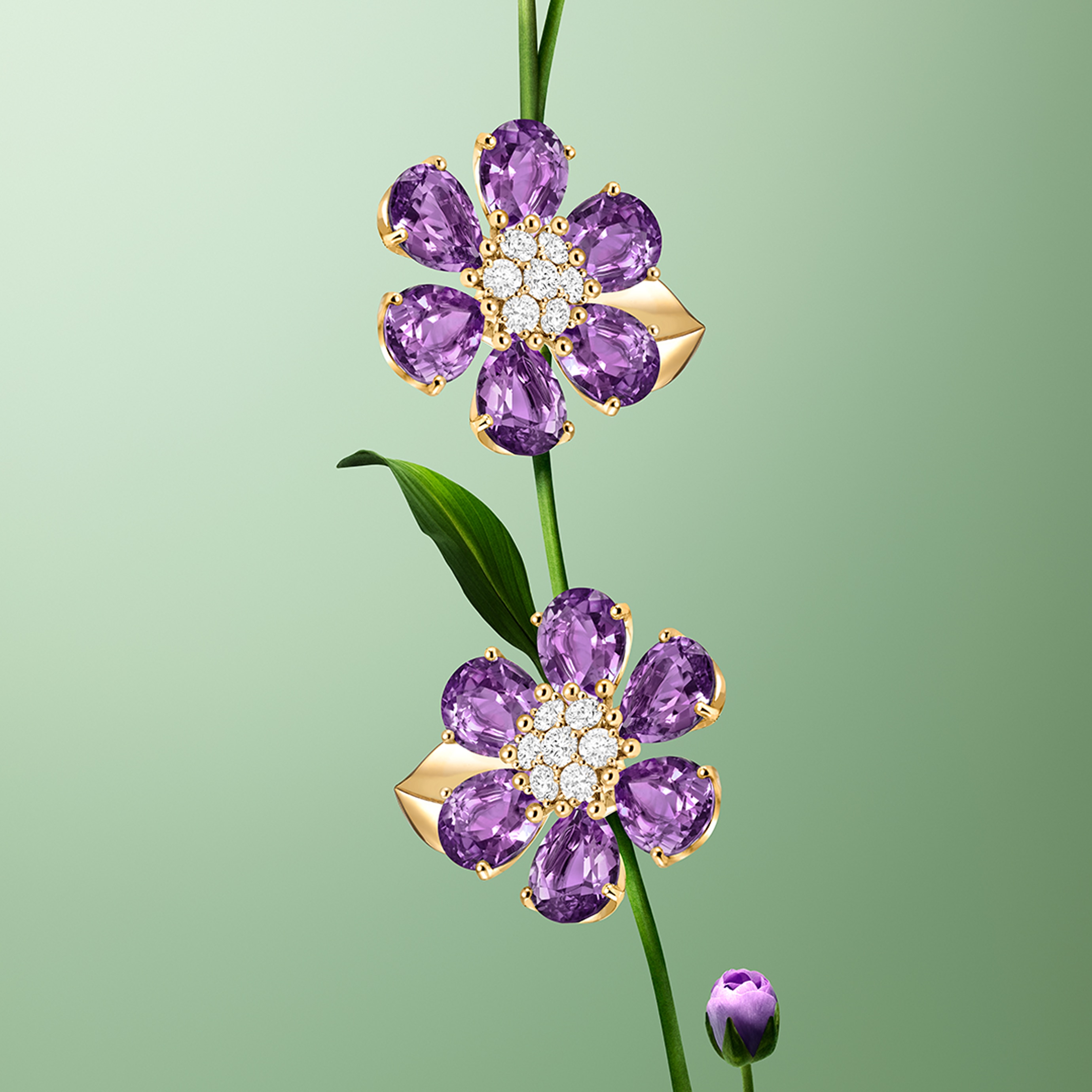 Fleurs d’Hawaï earrings, small model, yellow gold, amethysts, diamonds. Fleurs d'Hawaï collection, Van Cleef & Arpels.