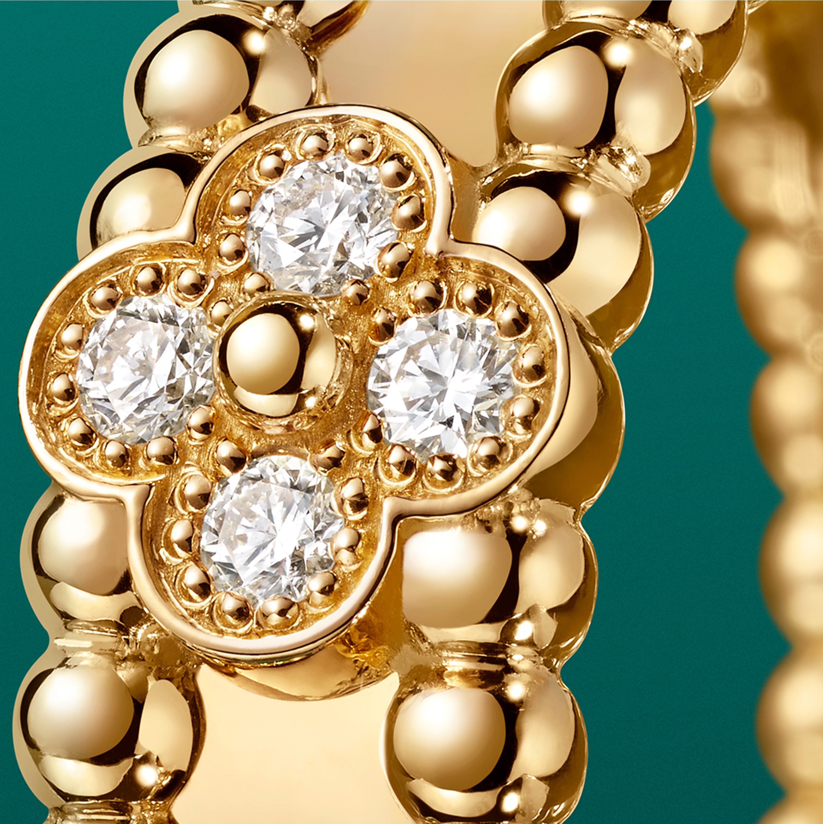 Perlée sweet clovers 戒指,18K黄金,鑽石。Perlée® 系列,Van Cleef & Arpels 梵克雅寶。