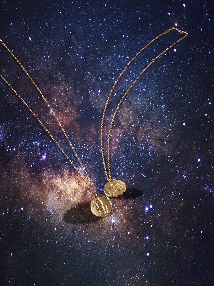 Zodiaque medals Virginis (Virgo) & Librae (Libra), 18K yellow gold. Zodiaque collection, Van Cleef & Arpels.