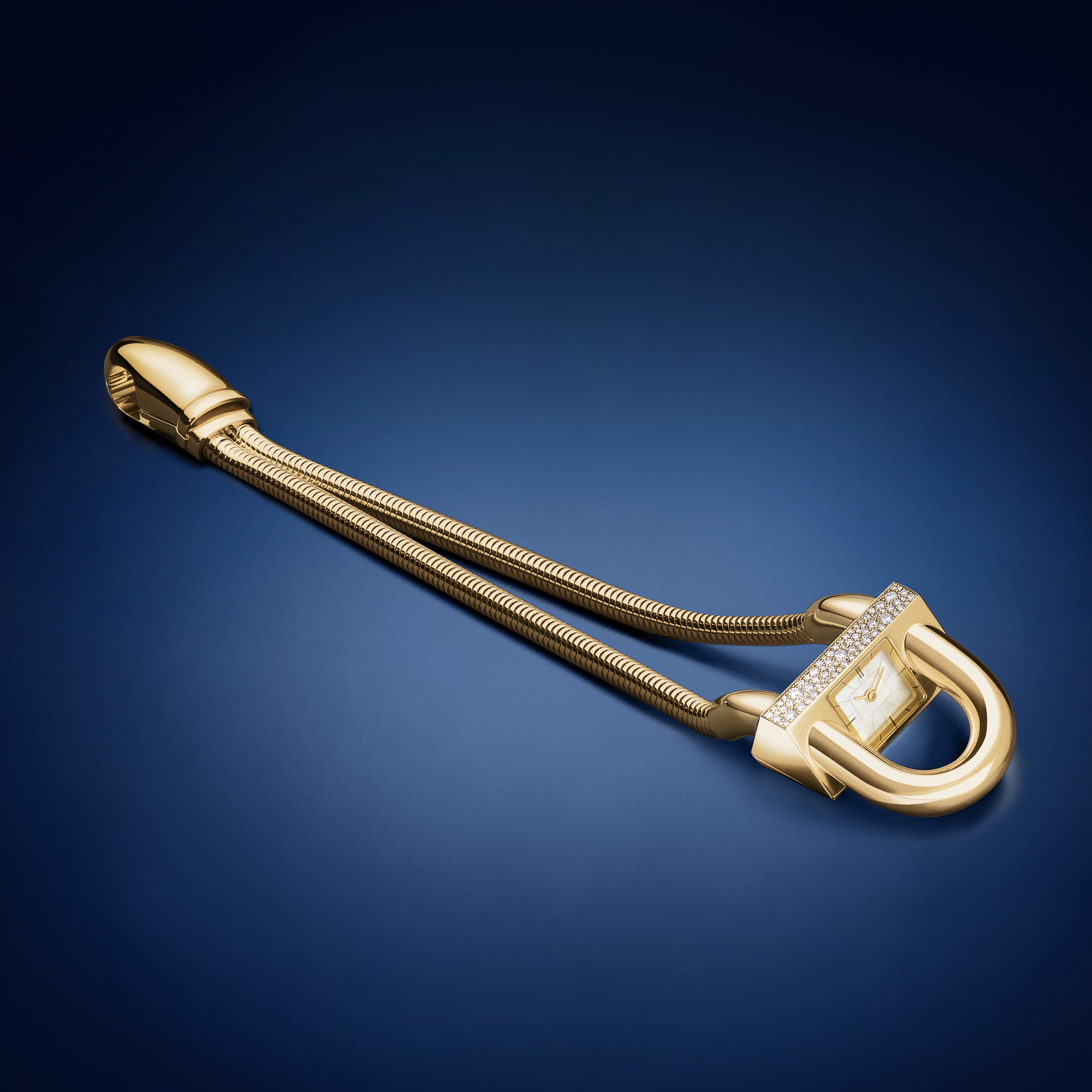 Cadenas 腕錶,18K黃金,鑽石,珍珠母貝,石英機芯。Cadenas 系列,Van Cleef & Arpels 梵克雅寶。