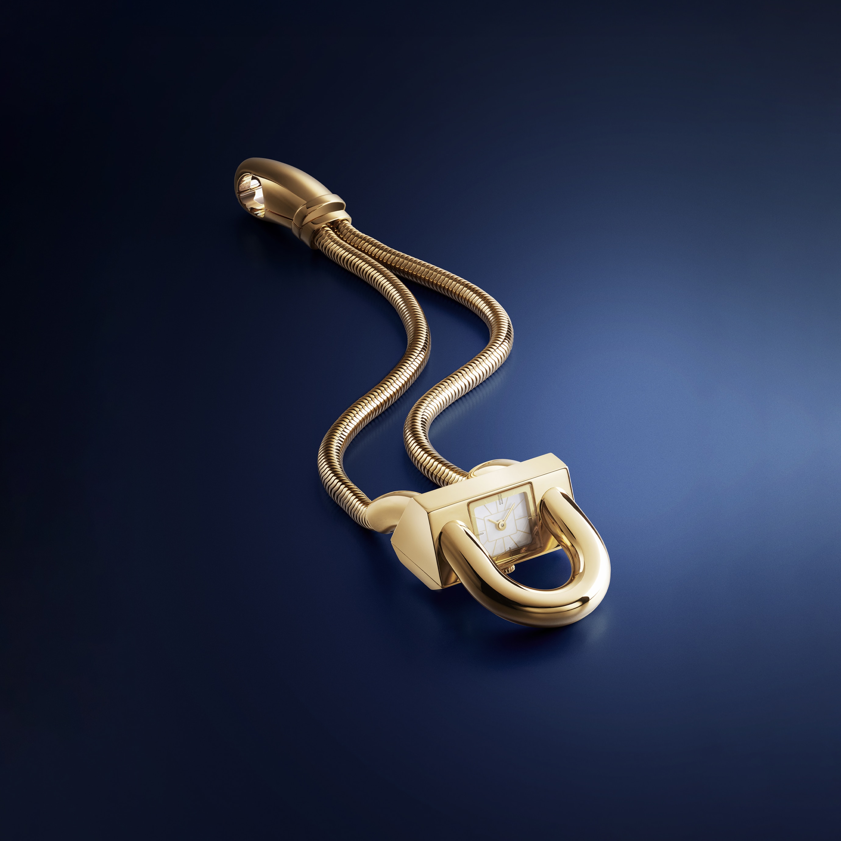 Cadenas 腕錶,18K黃金,珍珠母貝,石英機芯。Cadenas 系列,Van Cleef & Arpels 梵克雅寶。