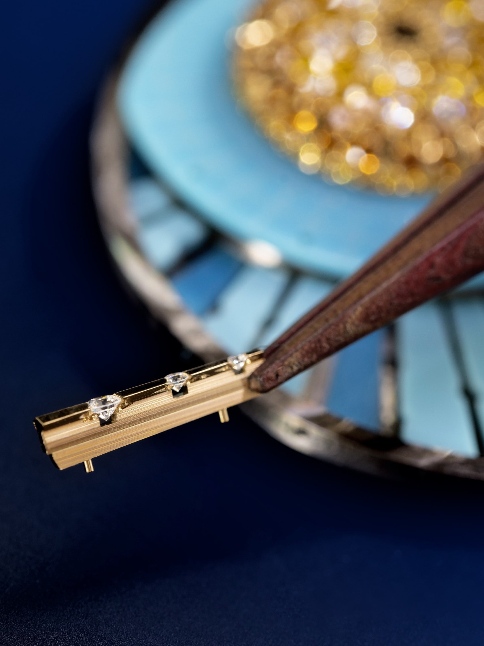 Мозаика из бирюзы. Часы Lady Arpels Jour Enchanté, коллекция Extraordinary Dials™, Van Cleef & Arpels.