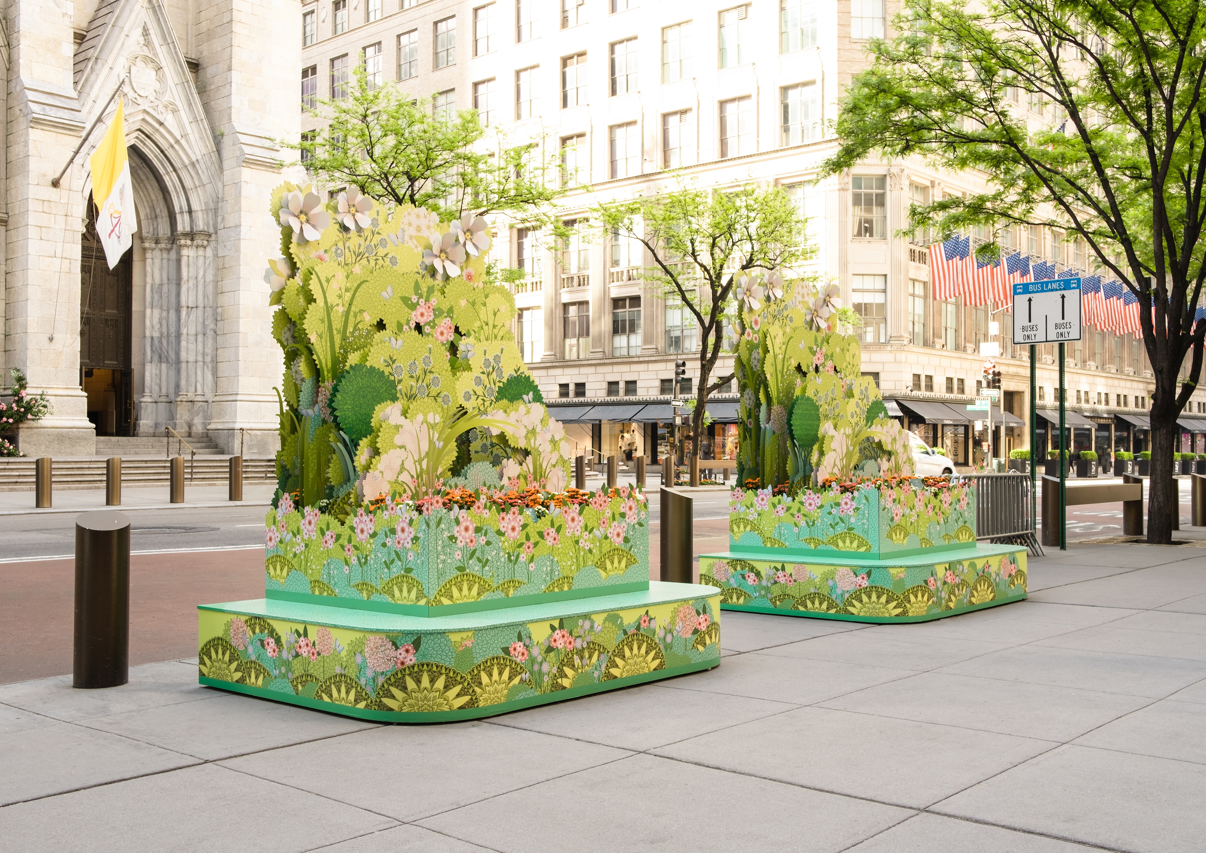 Floral sculptures along Fifth Avenue. Van Cleef & Arpels.