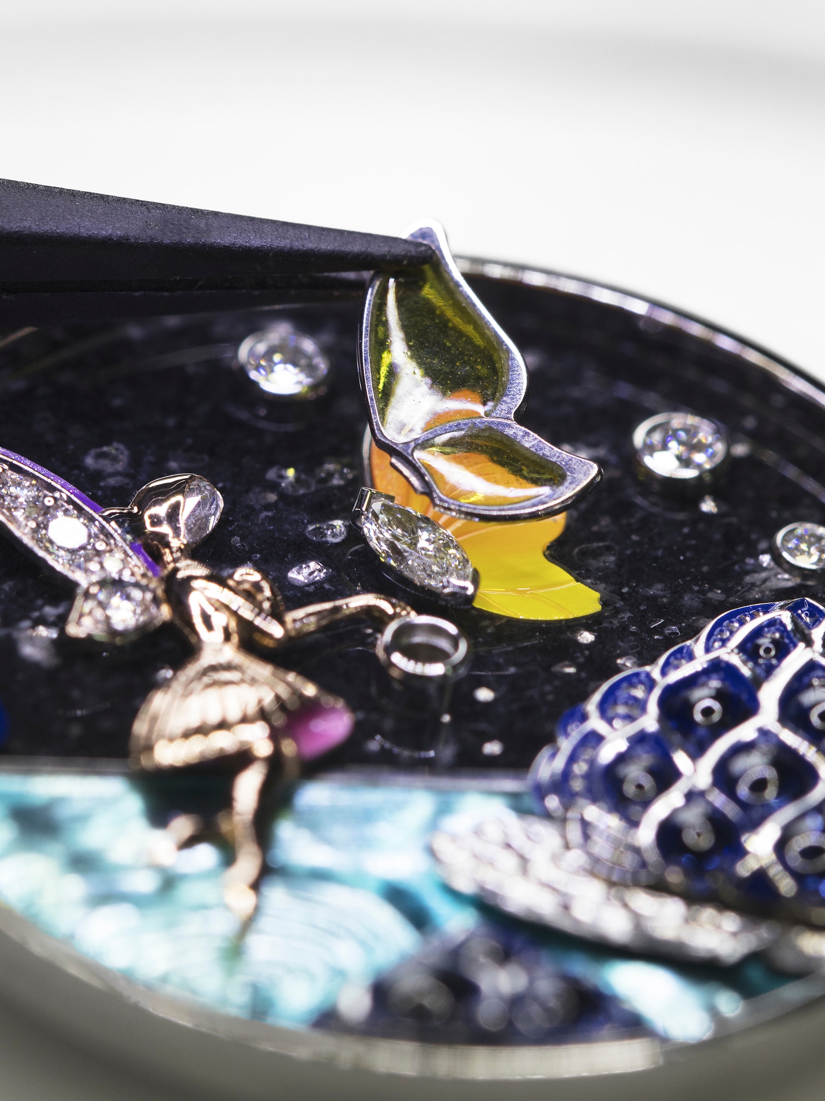 장인 정신 비주얼 참 엑스트라오디네리 네이처 페에리크 - 참 빠삐옹 페에리크 워치. 반클리프 아펠.