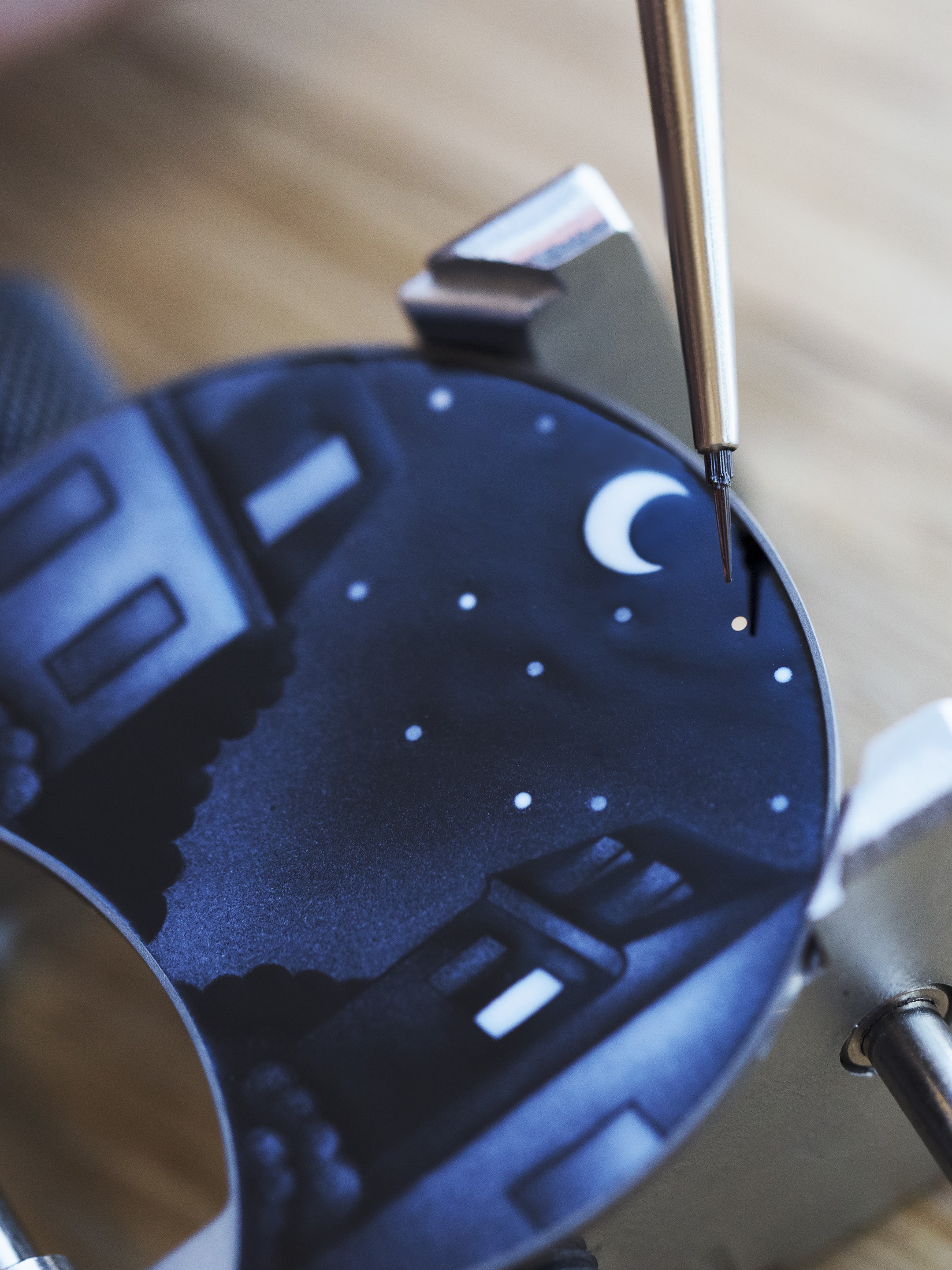 Grisaille enamelling on the Midnight Pont des Amoureux. Van Cleef & Arpels.