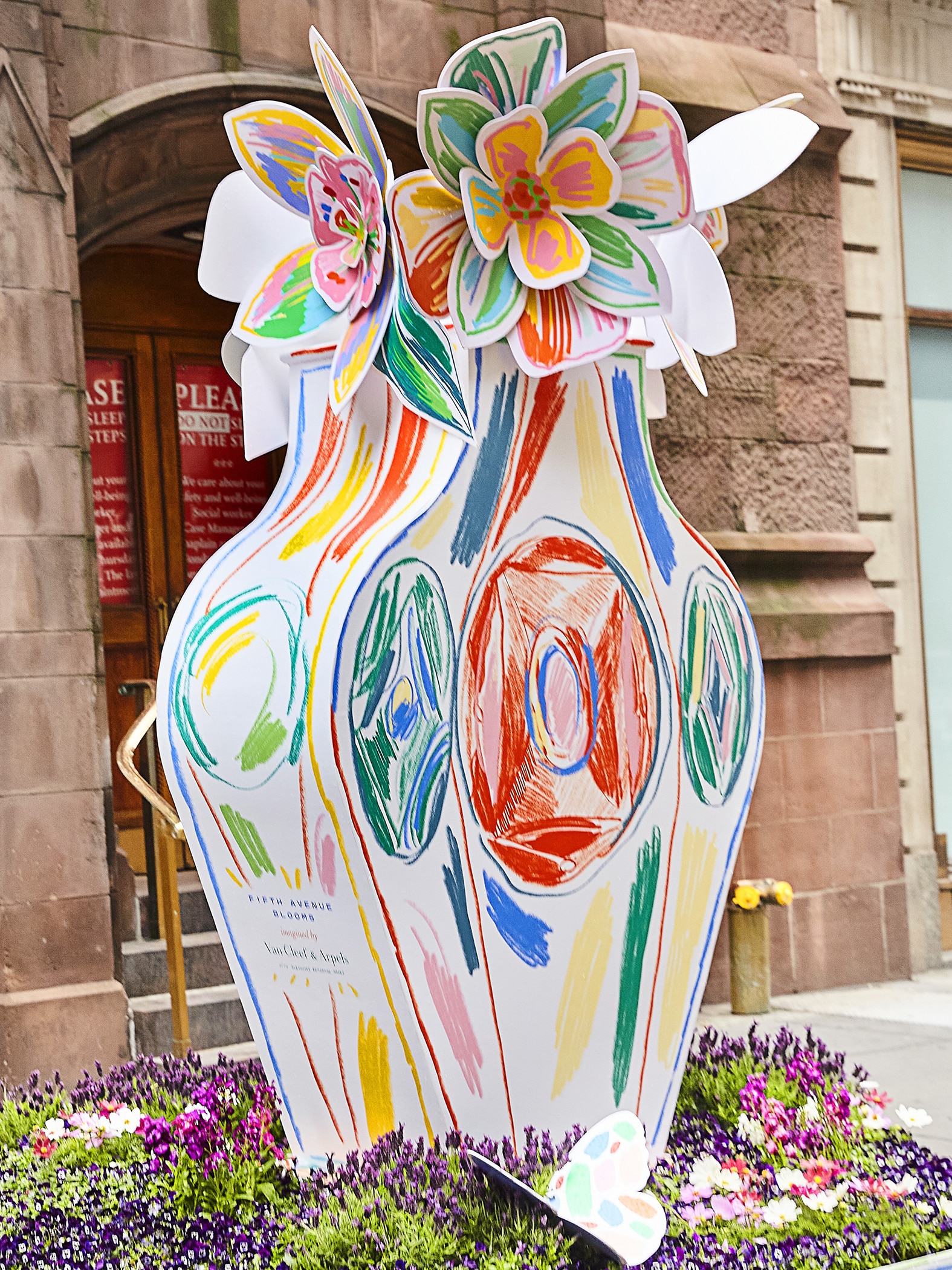Blooms installation in New York Fifth Avenue. Van Cleef & Arpels