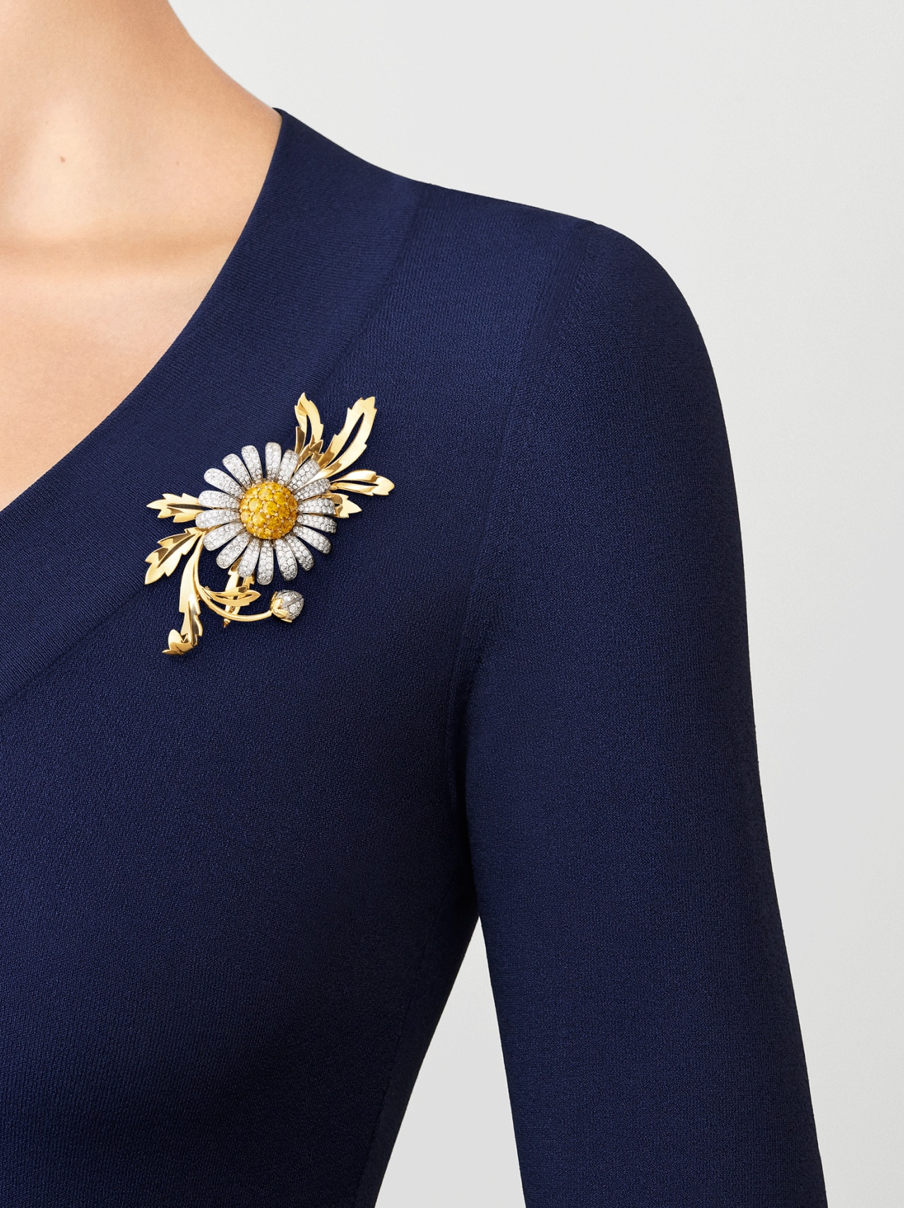 Marguerite Secrète watch, 18K yellow and white gold, diamonds, yellow sapphires, Swiss quartz movement. Van Cleef & Arpels.
