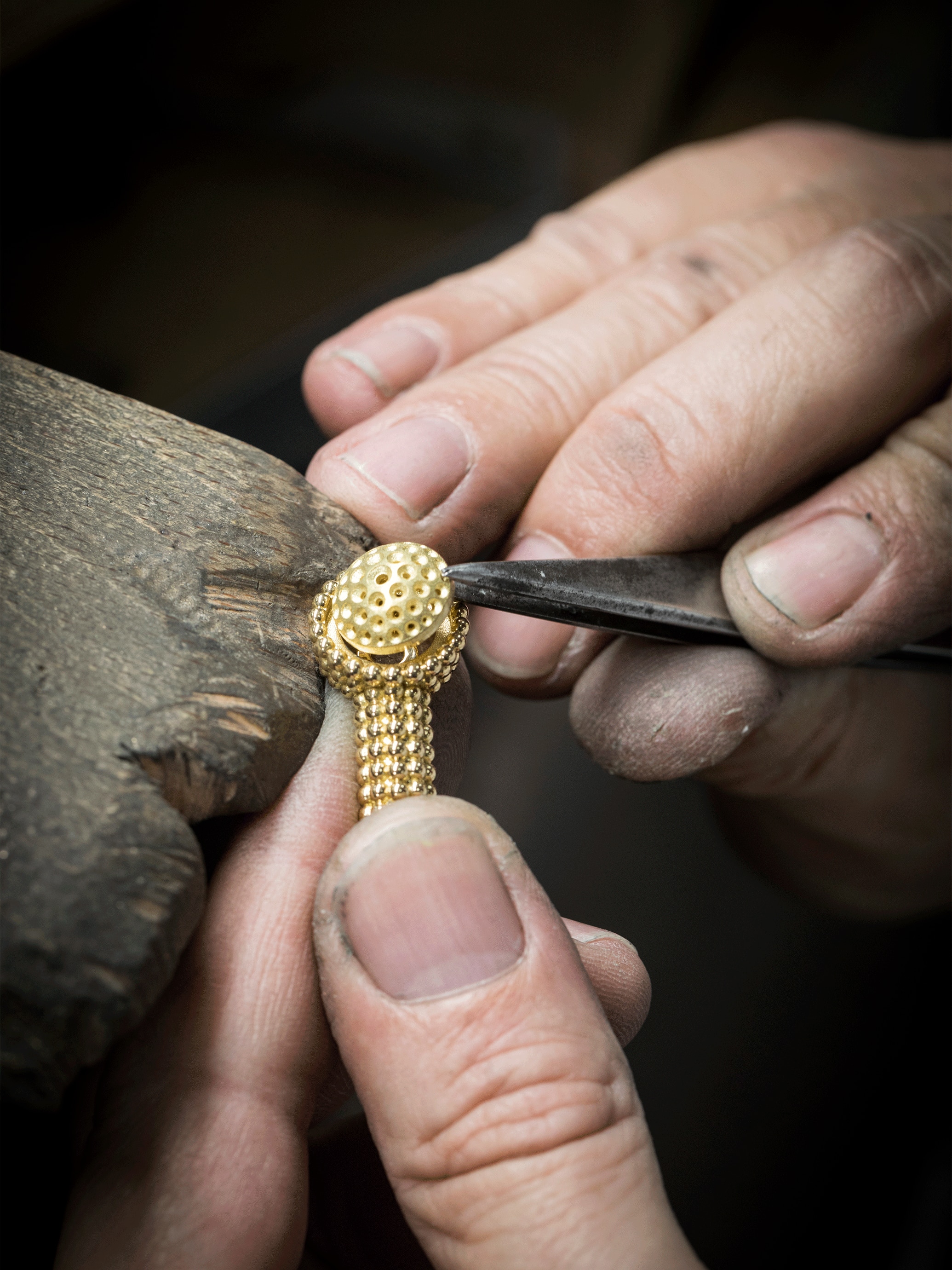 Jewelry work, assembling. Perlée collection, Van Cleef & Arpels.