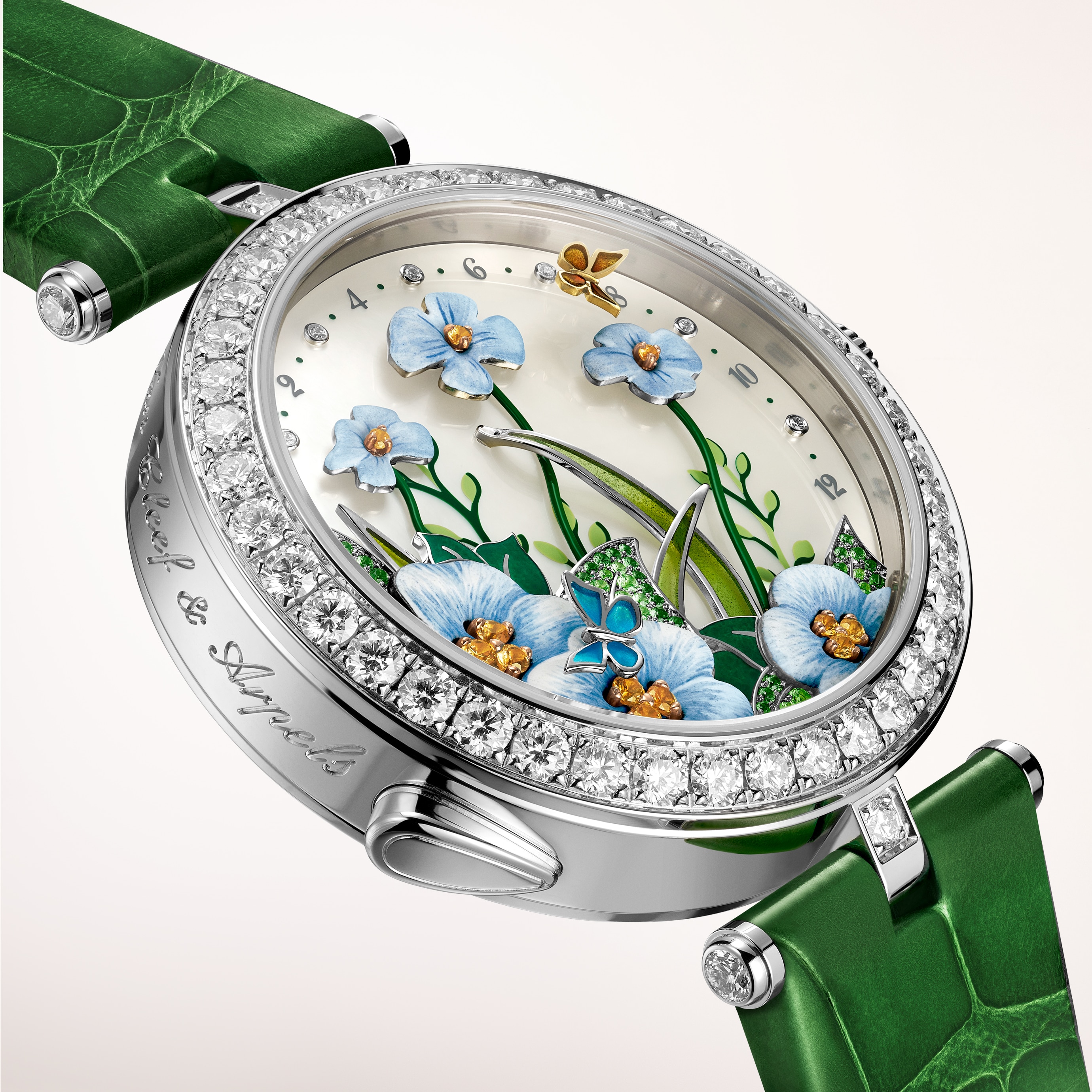 Lady Arpels Brise d'Été 腕錶,18K白金,18K黃金,18K玫瑰金,鑽石,沙弗萊榴石,錳鋁榴石,白色珍珠母貝,琺瑯,微型彩繪,自動上鍊機械機芯,配備花卉搖曳和蝴蝶翩飛模組,12小時時間顯示。Poetic Complications 詩意複雜功能系列,Van Cleef & Arpels 梵克雅寶。