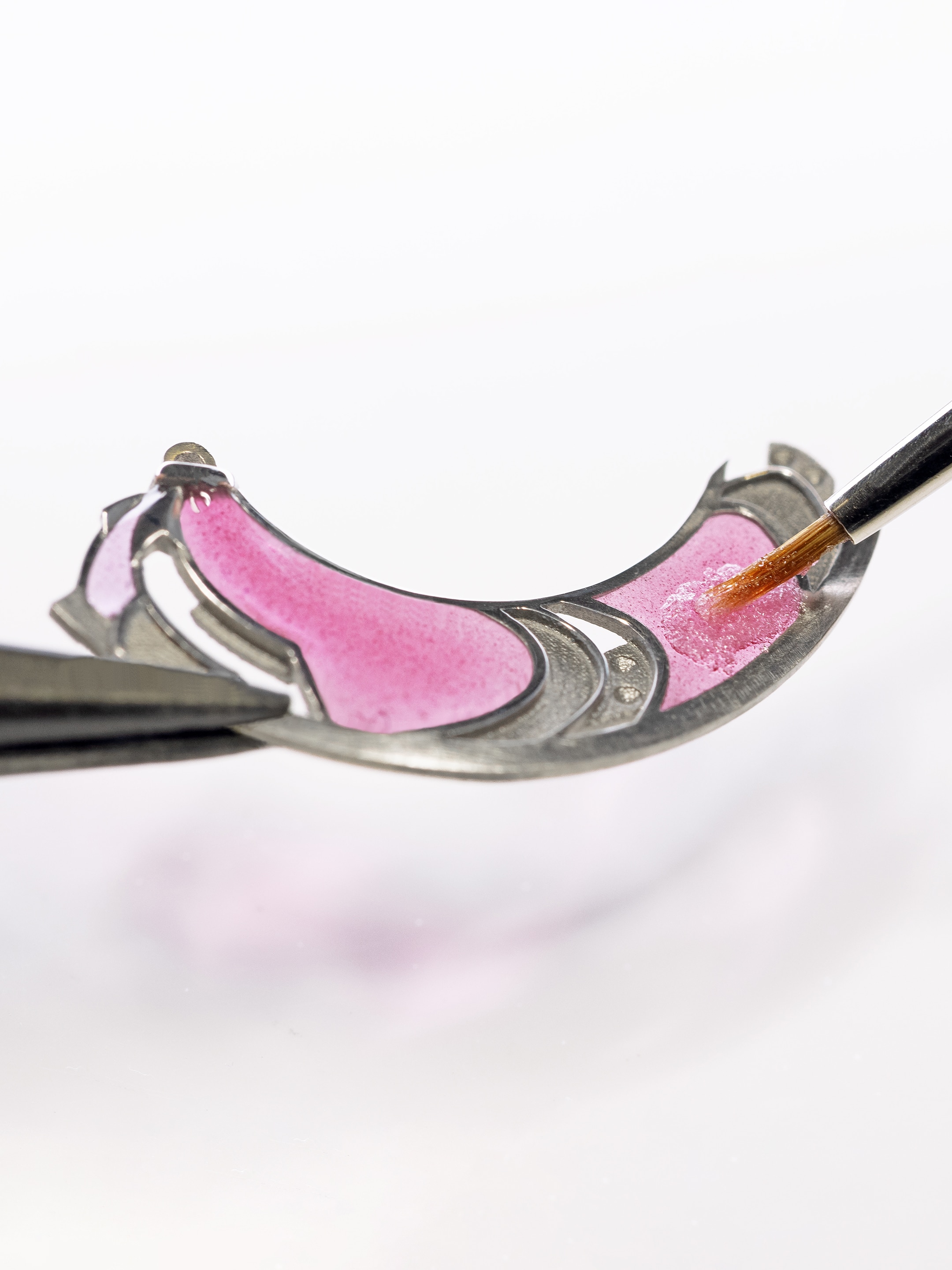 صياغة مينا بليك أجور في ساعة لايدي روتروفاي سيليست، دار فان كليف أند آربلز.