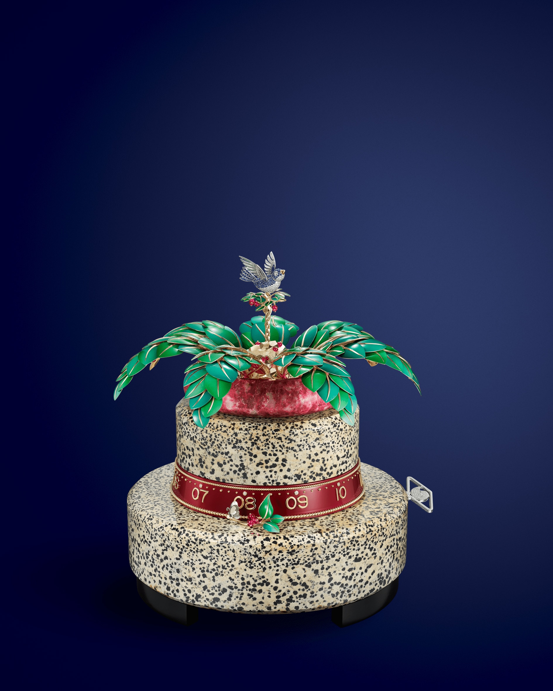 Automate Apparition des Baies, or blanc, jaune et rose, saphirs bleus clairs et intenses, diamants, spinelles rouges, jaspe dalmatien, thulite, laque, ébène, cuir de chèvre, aluminium, acier. Collection Objets Extraordinaires, Van Cleef & Arpels.