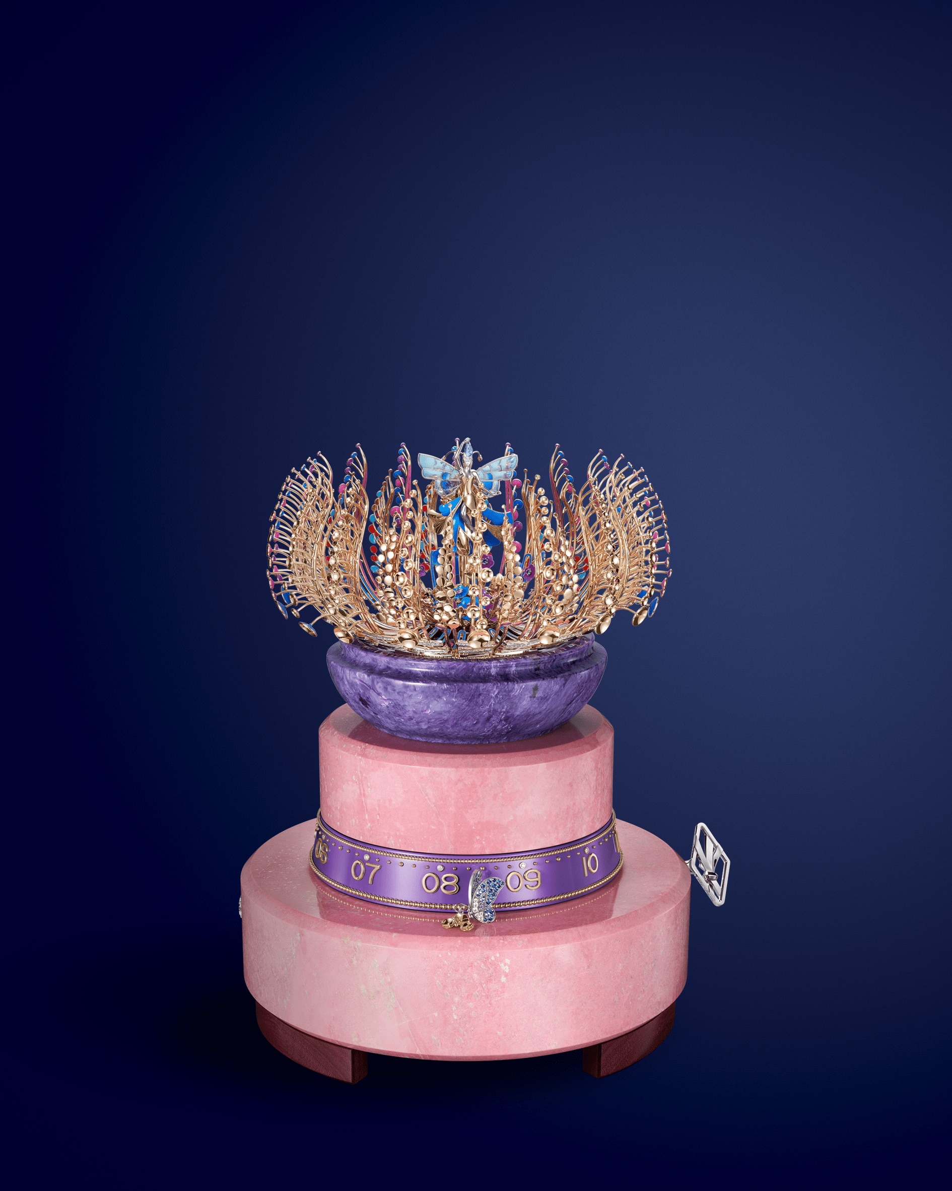 Bouton d'Or automaton, yellow, white and rose gold, colored sapphires, diamonds, tsavorite garnets, thulite, charoite, lacquer, amaranth, goat leather, aluminum, steel. Extraordinary Objects collection, Van Cleef & Arpels.