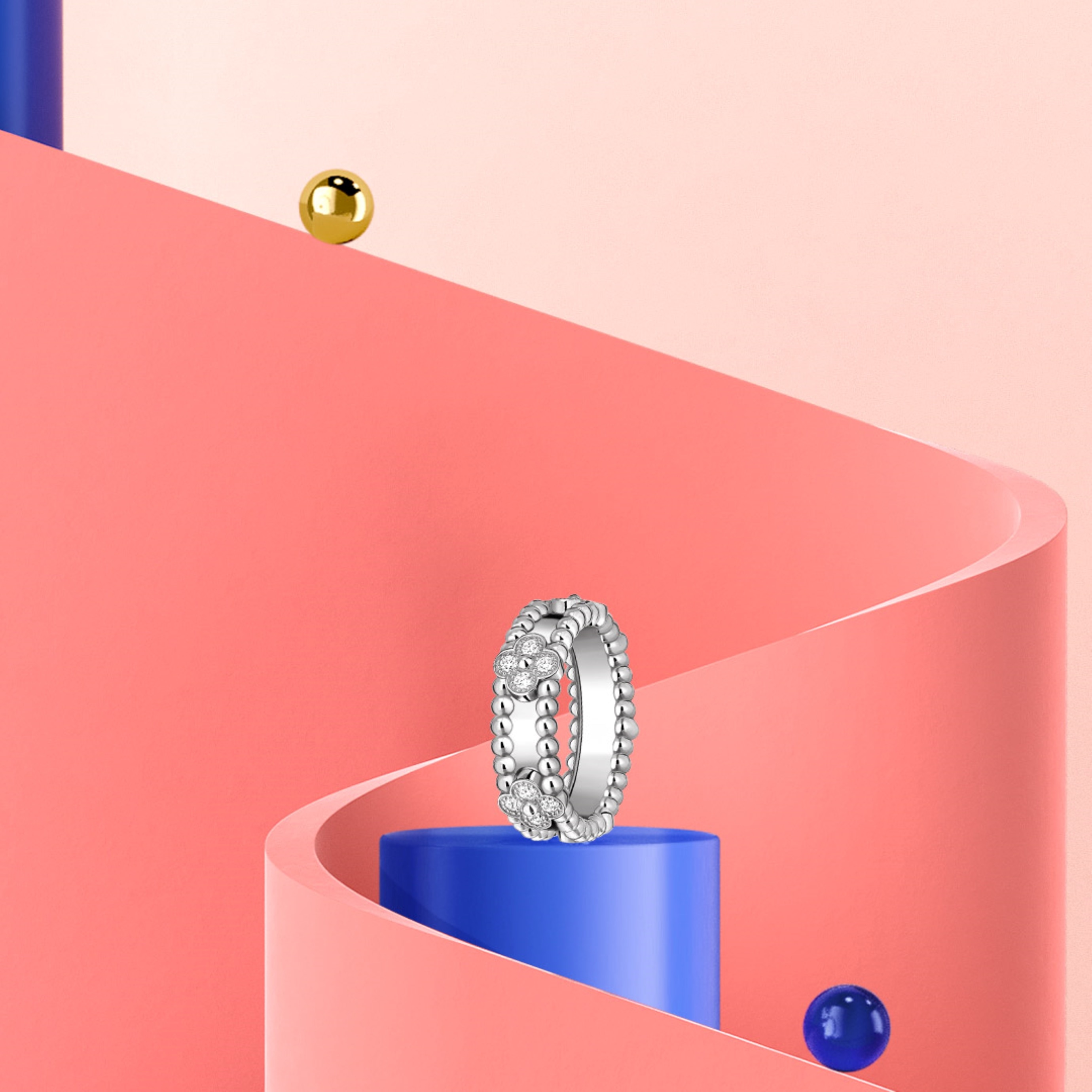 Perlée sweet clovers  ring, 18K white gold, diamonds. Perlée® collection, Van Cleef & Arpels.