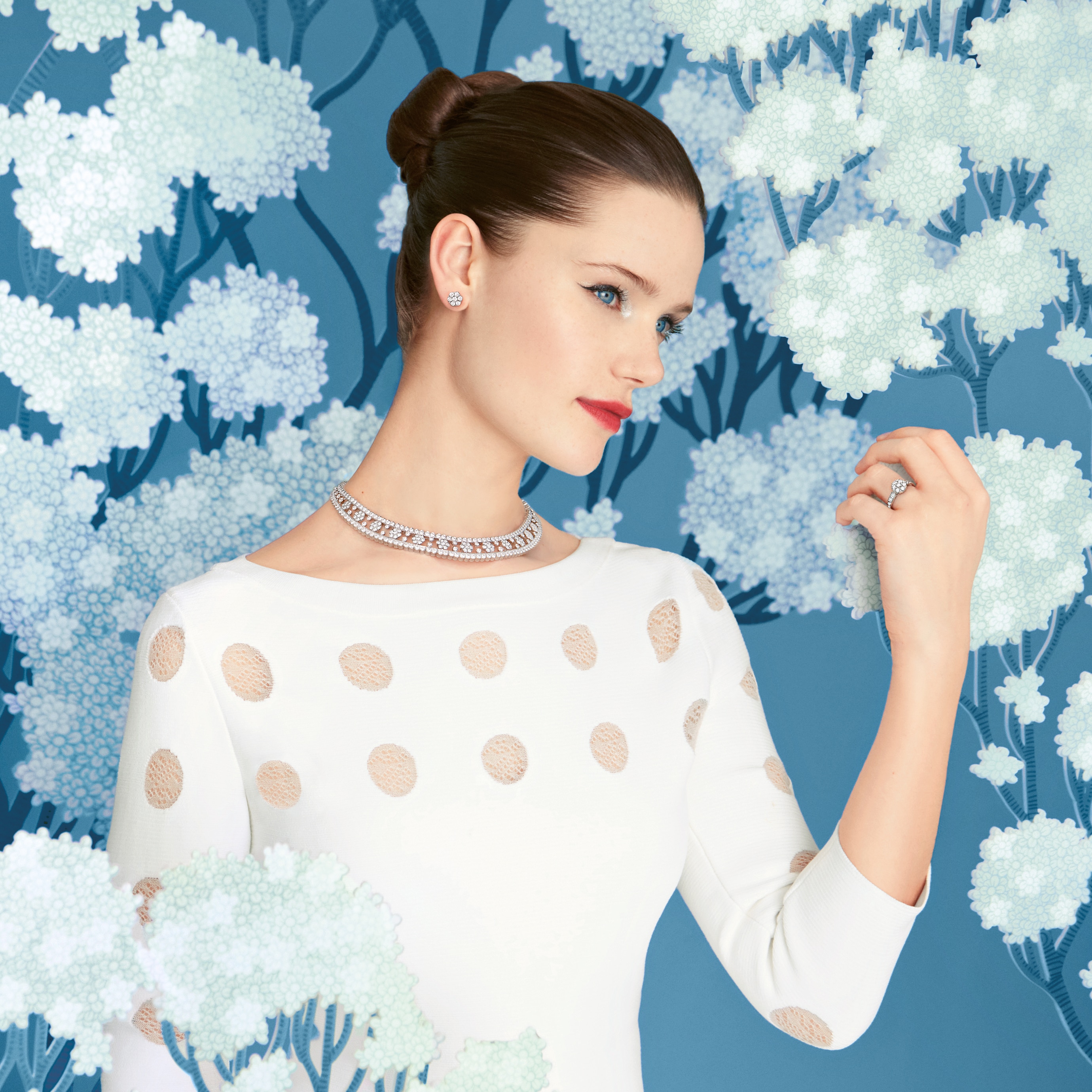 Snowflake necklace, rhodium plated 18K white gold, diamonds. Fleurette earrings and ring, rhodium plated 18K white gold, diamonds, Van Cleef & Arpels.