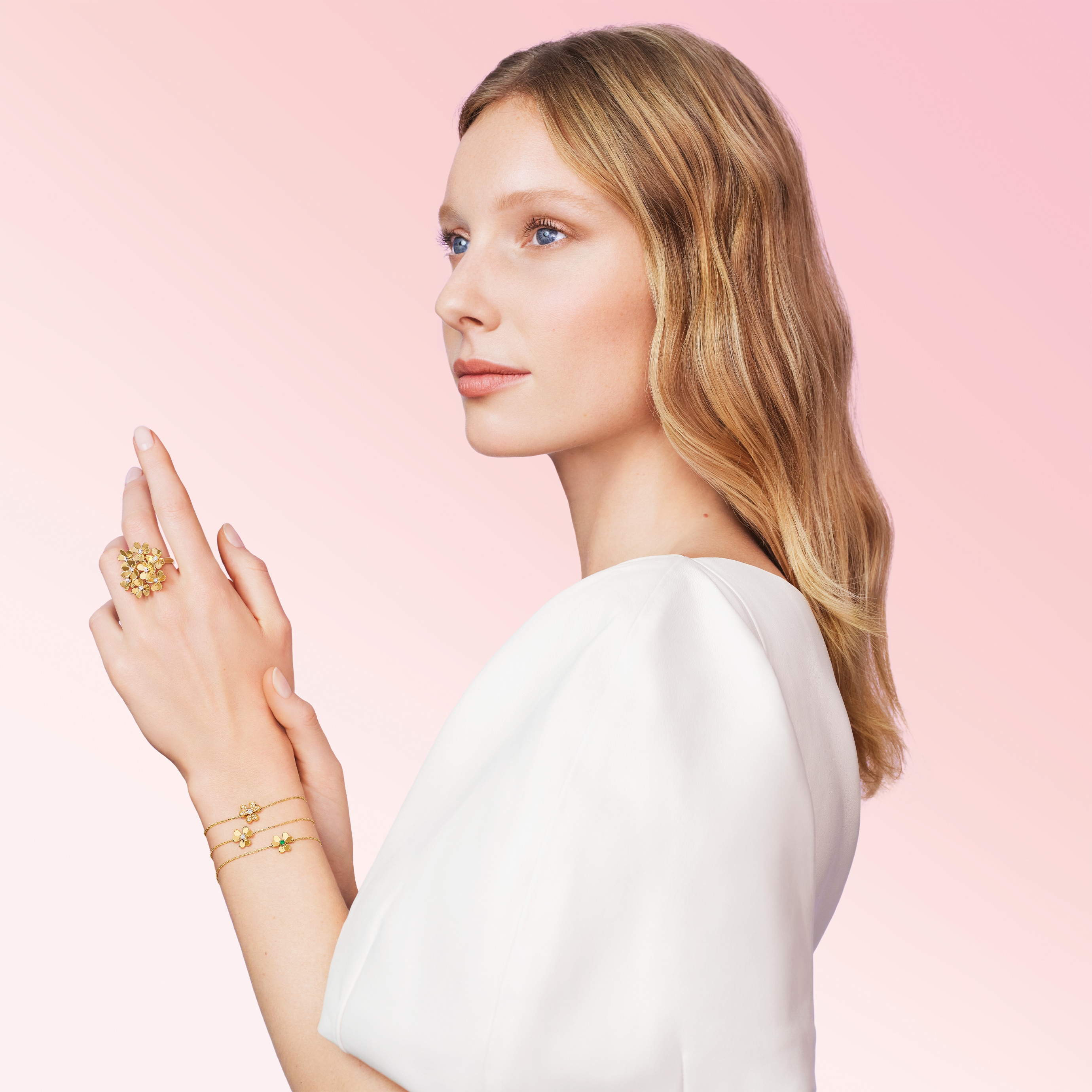 Frivole ring 8 flowers and Frivole bracelet, mini model, 18K yellow gold, diamonds. Frivole bracelet, mini model, 18K yellow gold, emerald. Frivole collection, Van Cleef & Arpels.