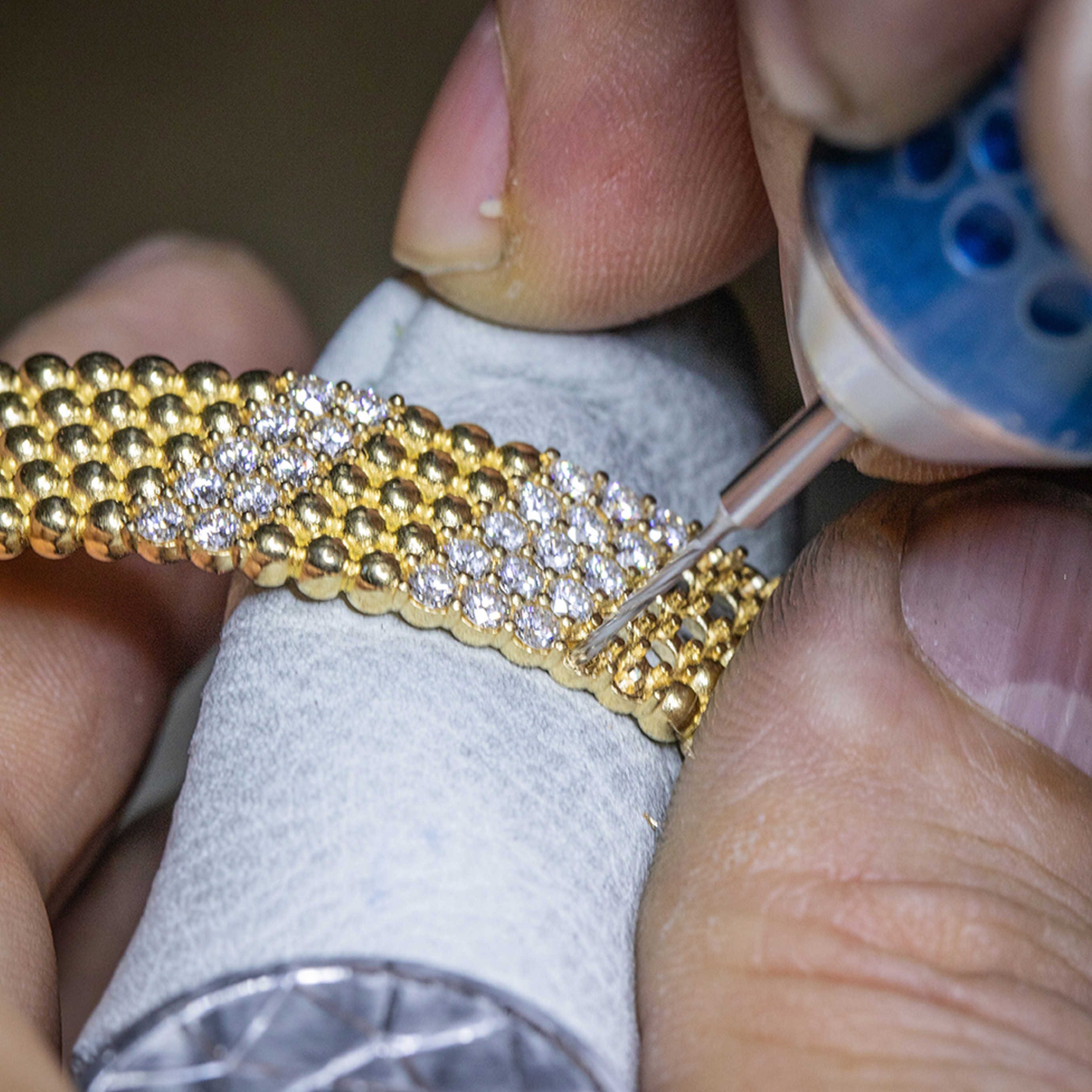 Nail setting work , Van Cleef & Arpels.