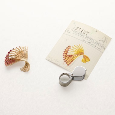 Van Cleef & Arpels authenticates and appraises your creation