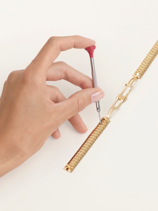 Wristwatch adjustment